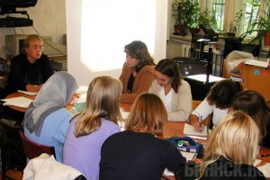 Специалисты дали консультацию родителям детей-инвалидов