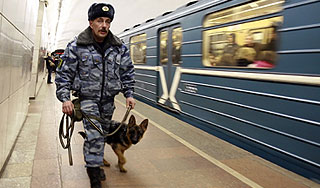 В метро стянуты усиленные наряды полиции В метро стянуты усиленные наряды полиции