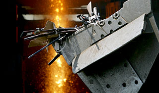 Взрыв прогремел на военном заводе в Йемене Взрыв прогремел на военном заводе в Йемене