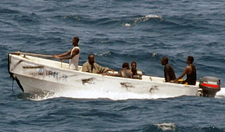 Россияне отбили две атаки пиратов Россияне отбили две атаки пиратов