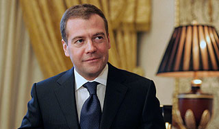 Медведев обменялся шутками с Comedy Club Медведев обменялся шутками с Comedy Club