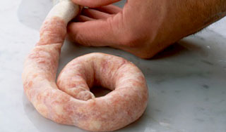 Гитлер хотел убить врагов сосисками Гитлер хотел убить врагов сосисками