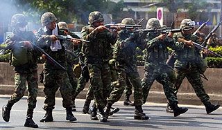 Снайперы охотятся на протестующих в Йемене Снайперы охотятся на протестующих в Йемене