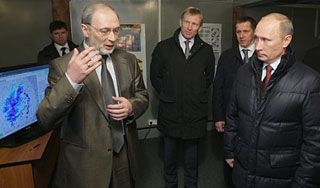 Путину показали "оборонный" метеолокатор Путину показали "оборонный" метеолокатор