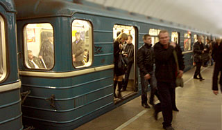 Девушку спасли от самоубийства в метро Девушку спасли от самоубийства в метро