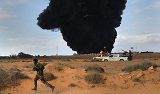 Нефтяное поле в Ливии забросали бомбами Нефтяное поле в Ливии забросали бомбами