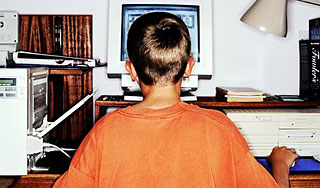 Ребенок прыгнул с 14 этажа из-за компьютера Ребенок прыгнул с 14 этажа из-за компьютера