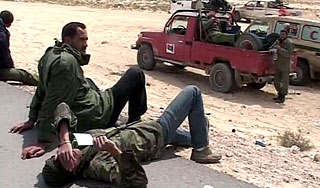 НАТО просит прощения у мятежников за ошибки НАТО просит прощения у мятежников за ошибки