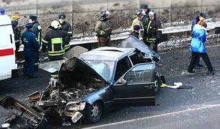 Автомобиль сбил толпу людей в Подмосковье Автомобиль сбил толпу людей в Подмосковье