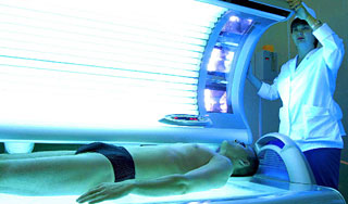 Подросткам запретили загорать в соляриях Подросткам запретили загорать в соляриях