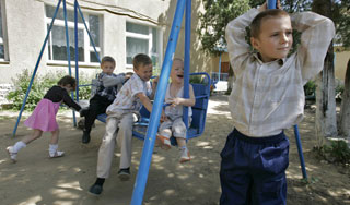 Россия выделила миллионы на защиту детей Россия выделила миллионы на защиту детей