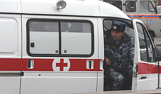 Наркоман с ножом напал на врачей "скорой" Наркоман с ножом напал на врачей "скорой"