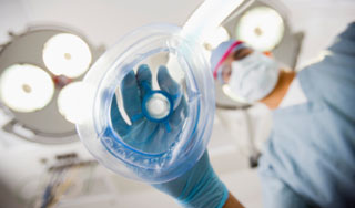 Врач изнасиловал школьницу под наркозом Врач изнасиловал школьницу под наркозом