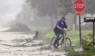 Американцев убивает штормовой циклон Американцев убивает штормовой циклон