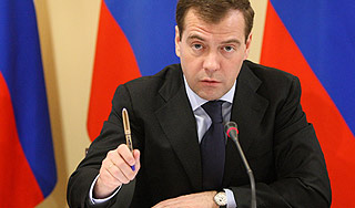 Грузовик и микроавтобус столкнулись на МКАД Грузовик и микроавтобус столкнулись на МКАД