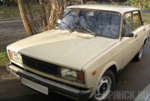 Трое мужчин едва не угнали «пятерку»