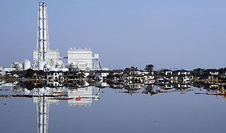 На АЭС откачивают радиоактивную воду На АЭС откачивают радиоактивную воду