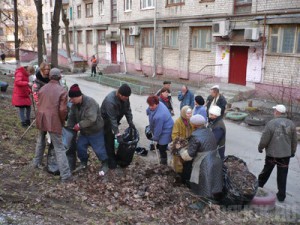 Более 20 тысяч человек вышли на уборку улиц и парков