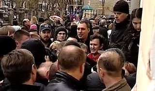 Родители подрались у школы в Екатеринбурге Родители подрались у школы в Екатеринбурге