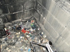 В люке теплотрассы обнаружили труп бездомного