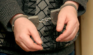 Девочку выкрали из больницы и изнасиловали Девочку выкрали из больницы и изнасиловали