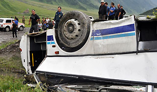 Порыв ветра убил пассажира микроавтобуса Порыв ветра убил пассажира микроавтобуса
