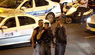 Полицейский расстрелял паломников Полицейский расстрелял паломников