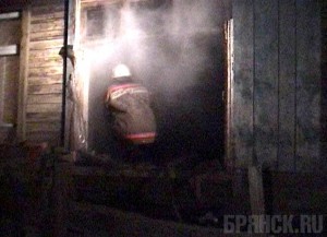 Два человека сгорели при пожаре в собственном доме