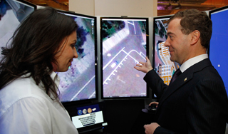 Интернет заменил Медведеву телевизор Интернет заменил Медведеву телевизор