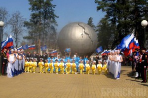 Возле памятника жертвам Чернобыля прошел траурный митинг