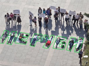 Люди взывали к депутатам горсовета, лежа на земле