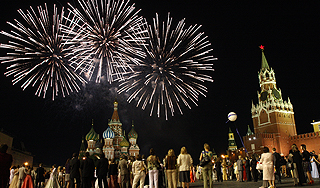 Небо Москвы раскрасит грандиозный салют Небо Москвы раскрасит грандиозный салют