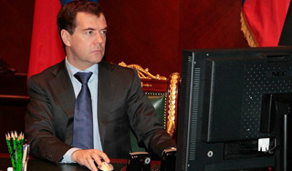 Медведев: Интернет – это сила Медведев: Интернет – это сила