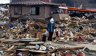 Япония приняла чрезвычайный бюджет Япония приняла чрезвычайный бюджет