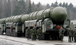 Россия увеличивает расходы на оборону Россия увеличивает расходы на оборону