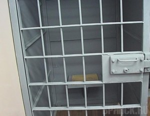 Возле брянского кафе пьяный мужчина случайно убил обидчика