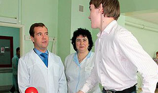 Медведев поручил снять свой "Форрест Гамп" Медведев поручил снять свой "Форрест Гамп"