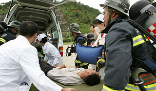 Китаец взорвал банк из-за жажды мести Китаец взорвал банк из-за жажды мести