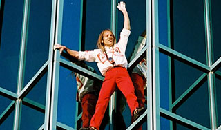 Человек-паук влез на высочайший дом Европы Человек-паук влез на высочайший дом Европы