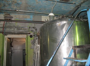 Погарская компания закупала молоко сомнительного качества