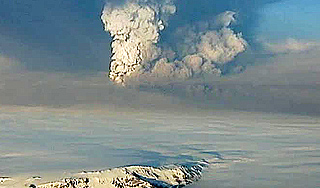 Извержение вулкана в Исландии закрыло небо Извержение вулкана в Исландии закрыло небо