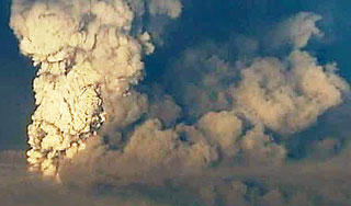 Выбросы вулкана надвигаются на Европу Выбросы вулкана надвигаются на Европу