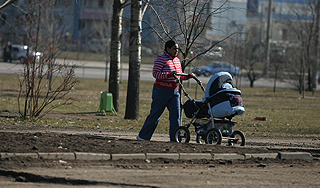 Бездомные забрали из коляски младенца Бездомные забрали из коляски младенца