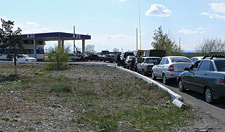 Белорусы встали в огромные очереди на АЗС Белорусы встали в огромные очереди на АЗС