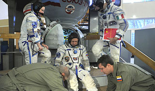 Космонавты МКС успешно вернулись на Землю Космонавты МКС успешно вернулись на Землю