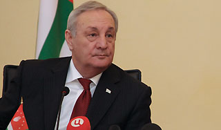 Президенту Абхазии разорвало легкое Президенту Абхазии разорвало легкое