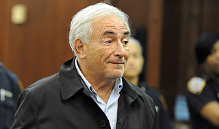 Стросс-Кан решил подкупить горничную Стросс-Кан решил подкупить горничную