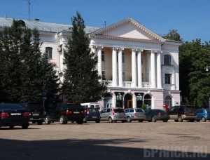 Гостиницу Чернигов «дербанят» по коррупционным схемам