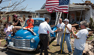 Обама собирает с американцев по 5 долларов Обама собирает с американцев по 5 долларов