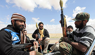 У ливийских повстанцев кончились деньги У ливийских повстанцев кончились деньги